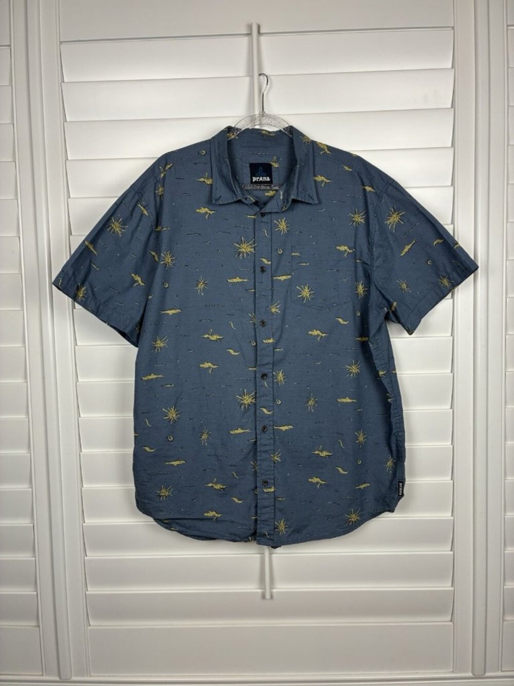 prAna Men’s XL Blue Fish Sun Print Short Sleeve Organic Cotton Button-Up Shirt